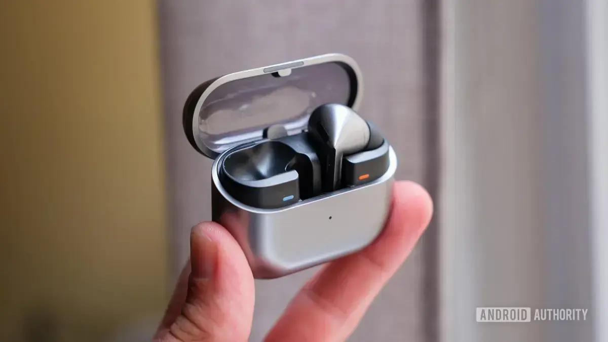 Oferta internacional nos Galaxy Buds 3 Pro com desconto de 30%