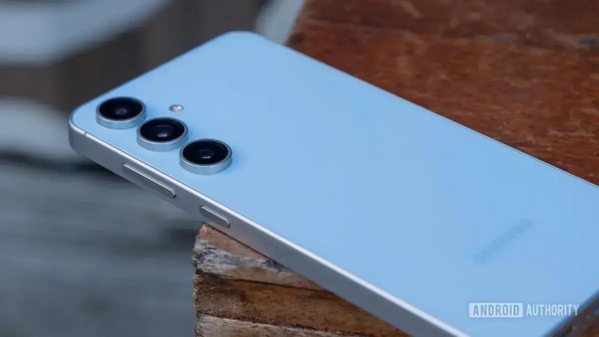 Galaxy S25 FE: novidades no carregamento sem fio Qi2 e design semelhante ao S24 FE