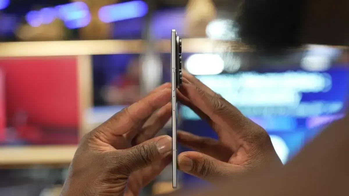 Unidades do Galaxy Z Fold 7 podem não abrir totalmente planas, mas isso é comum?