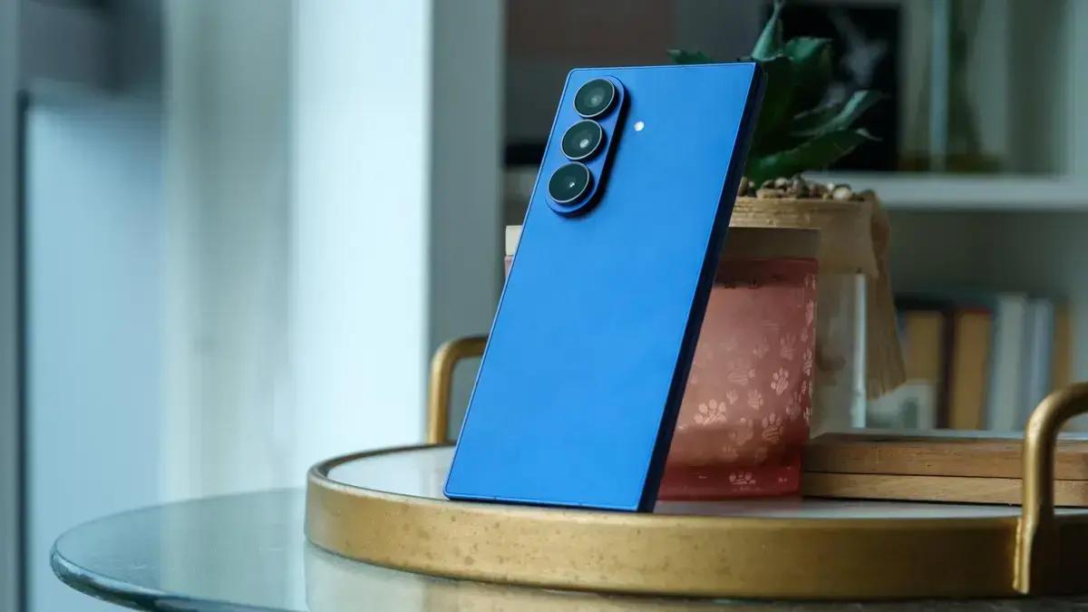 Samsung deve mudar materiais do Z Fold 8 e retomar suporte ao S Pen
