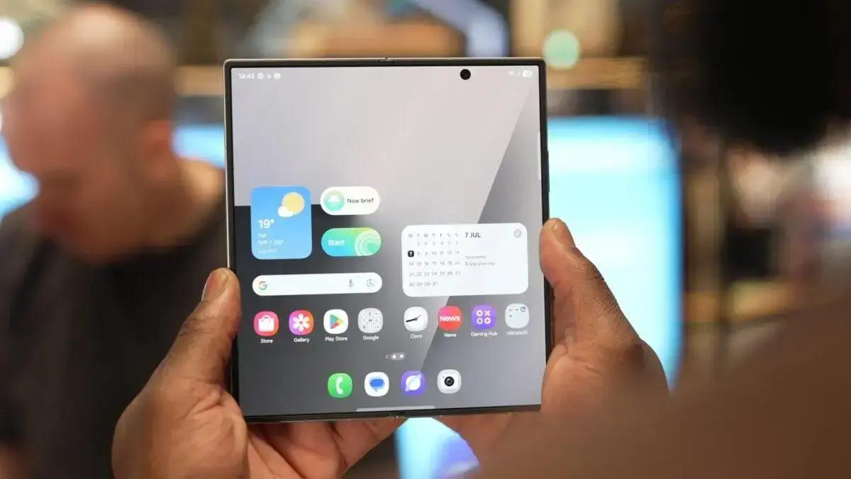 Samsung deve lançar Galaxy Z Fold 8 com tela sem vinco no Brasil