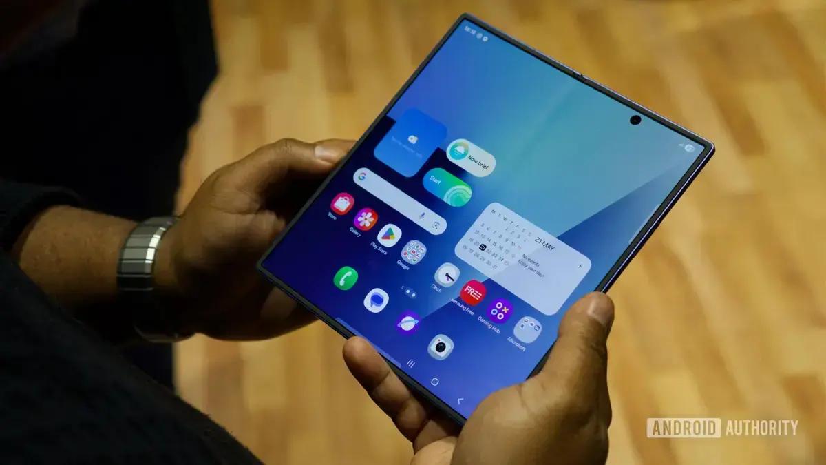 Galaxy Z Fold 8 pode eliminar vinco na tela com nova tecnologia