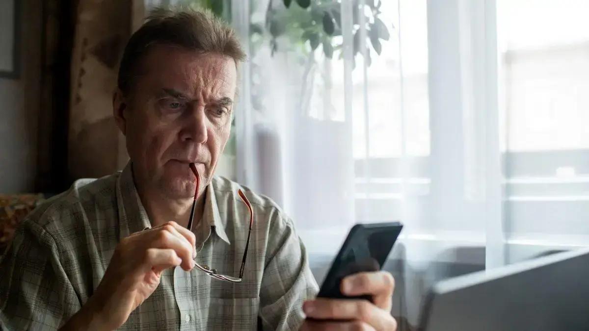Golpe que usa fotos de idosos para fraudes com reconhecimento facial