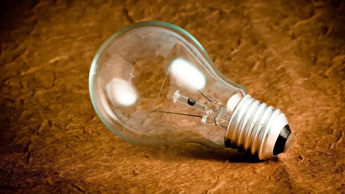 A história e a evolução da lâmpada elétrica no Brasil