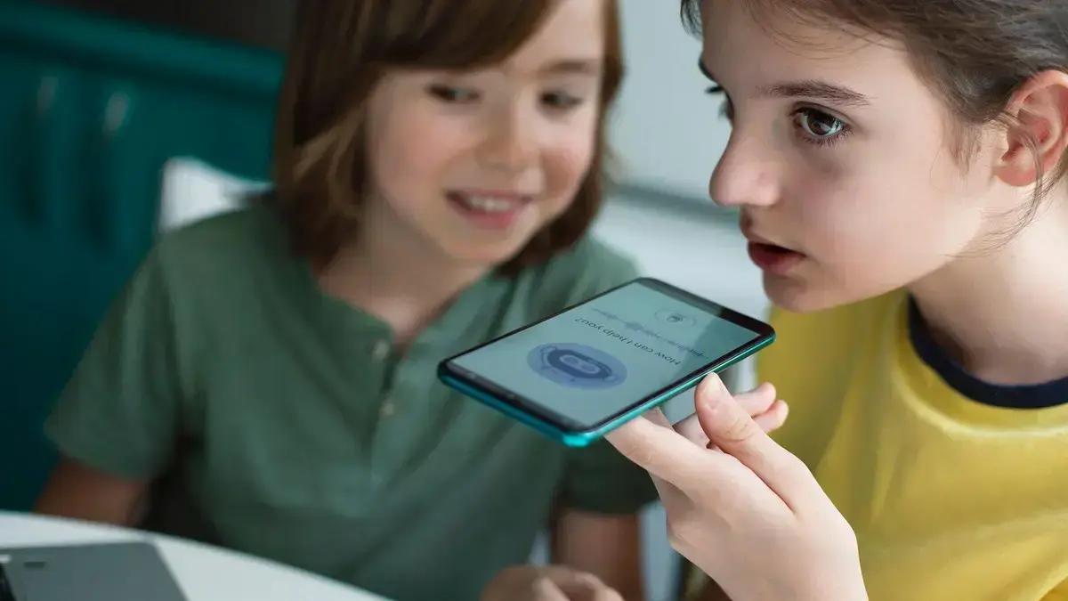 O uso de IA pelos adolescentes está crescendo e traz riscos à saúde mental