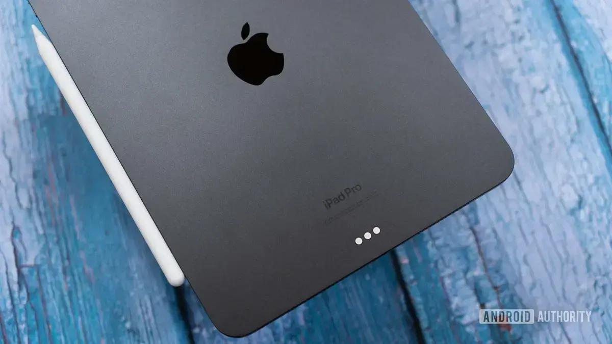 iPad Pro M5 deve ter câmeras frontais em ambos os lados da tela