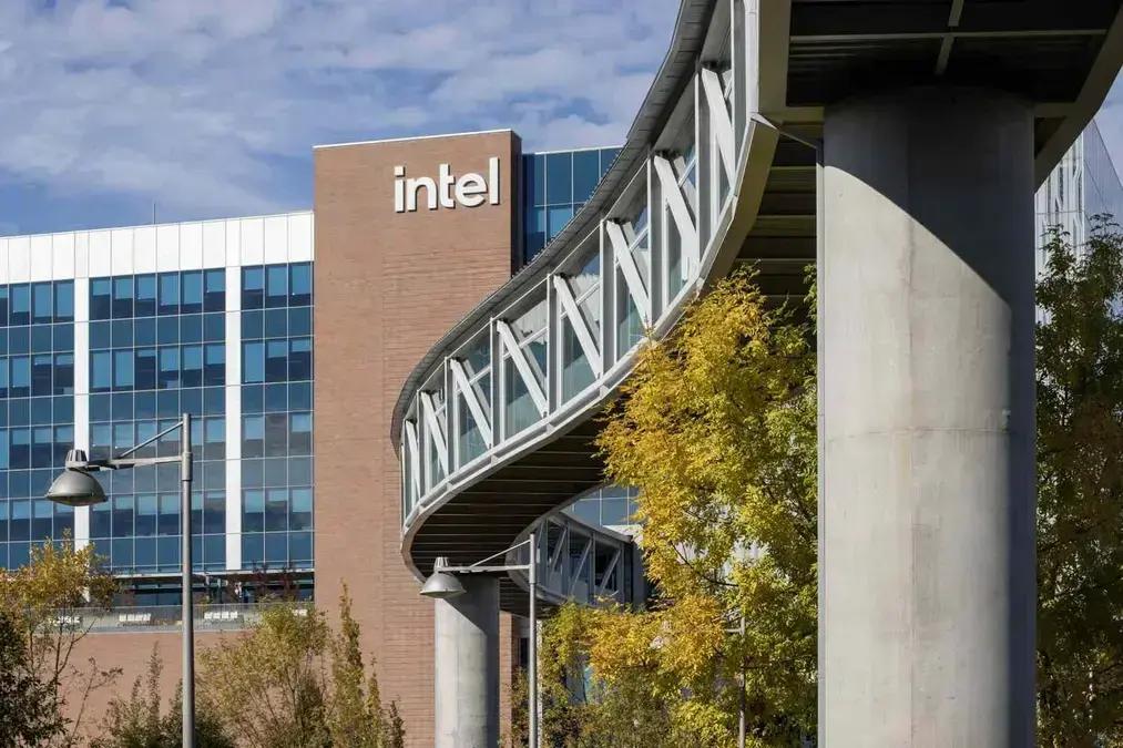Dificuldades na expansão de chips impactam empregados da Intel nos EUA
