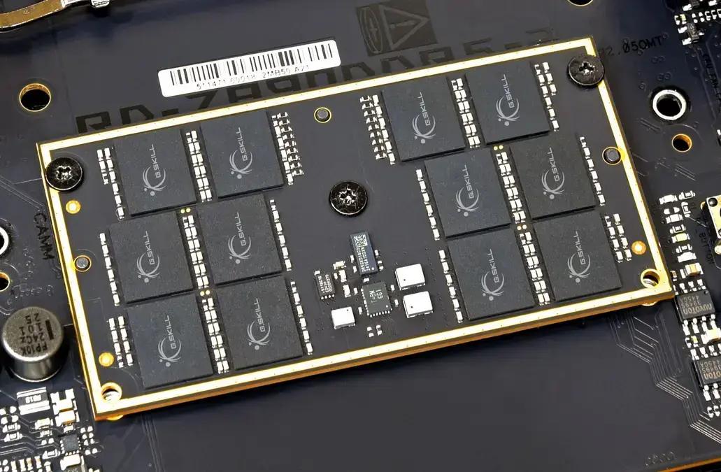 Velocidade recorde: memória DDR5 a 10.000 MT/s com resfriamento a ar no Brasil