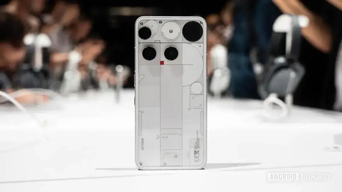 Opiniões sobre o preço do Nothing Phone 3 dividem consumidores