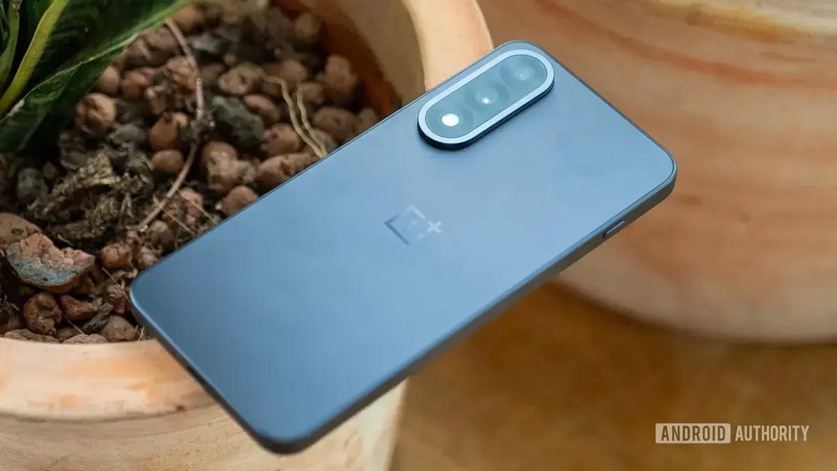 Lançamento global do OnePlus Nord 5 e Nord CE 5 mostra foco em IA e tecnologia acessível