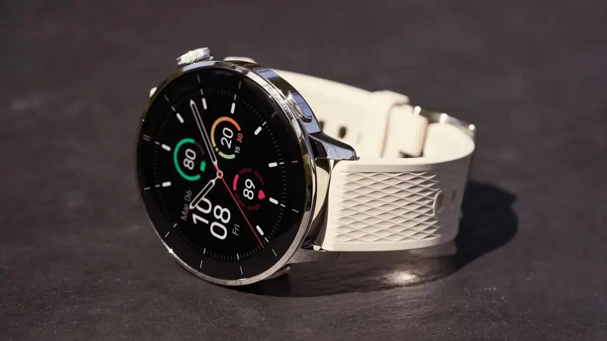 Relógio OnePlus Watch 3 compacto e leve chega ao mercado brasileiro