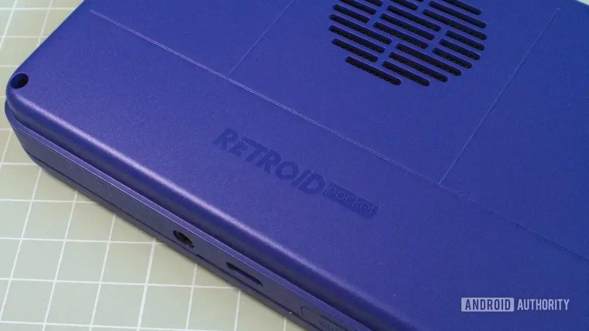 Nova versão do Retroid Pocket Flip 2 com processador mais acessível chega ao mercado