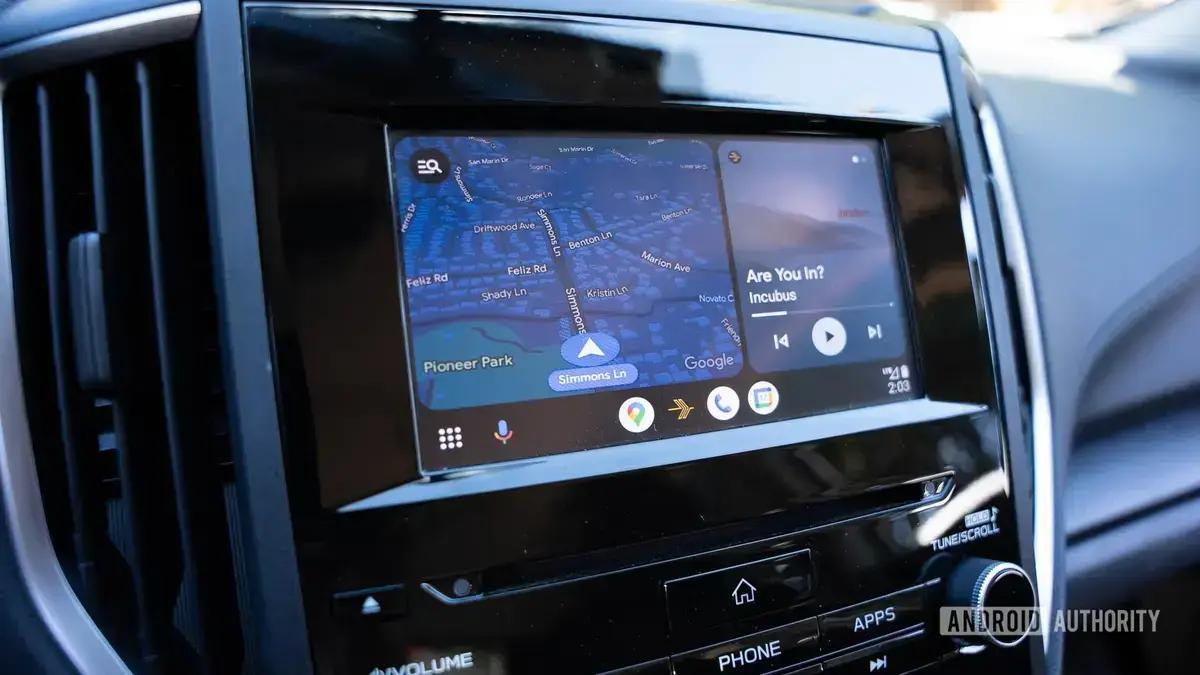 Esclarecendo o que é o Samsung Auto DeX e suas diferenças do Android Auto