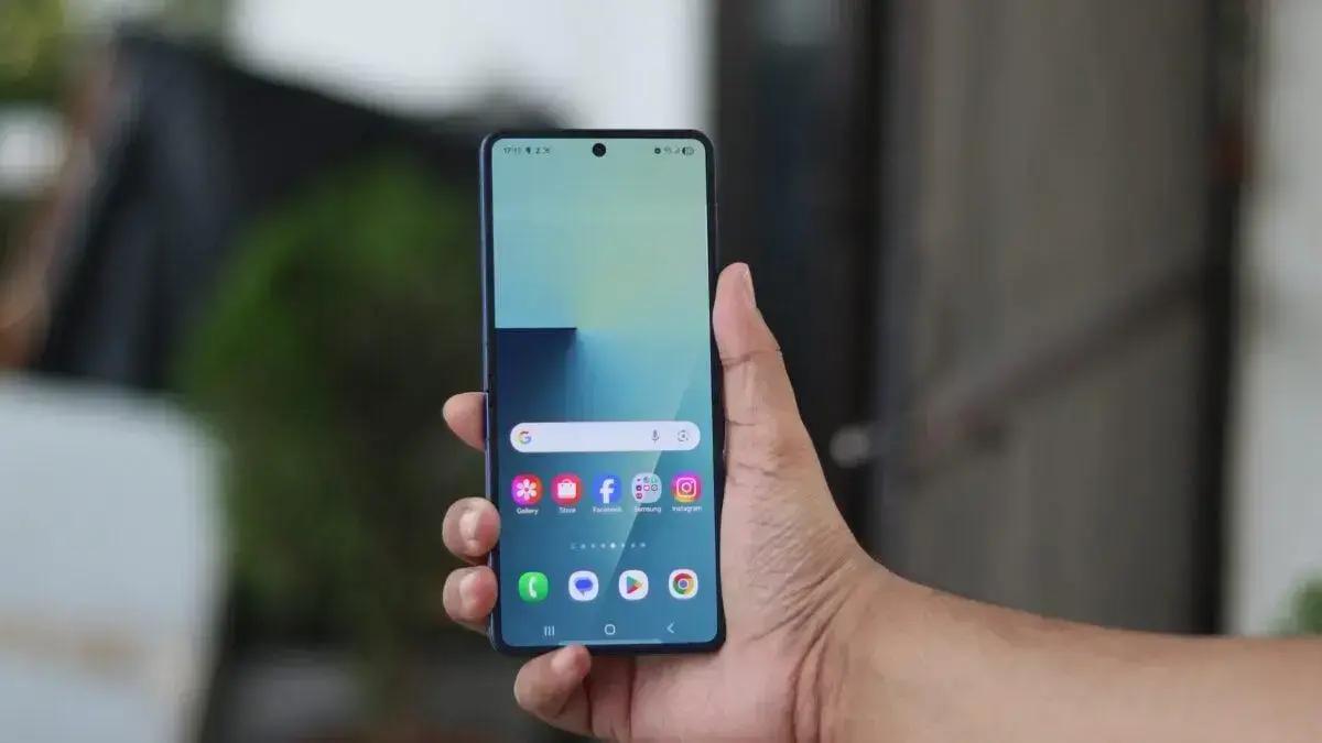 Samsung mantém segunda posição nas vendas de smartphones na Índia em 2025
