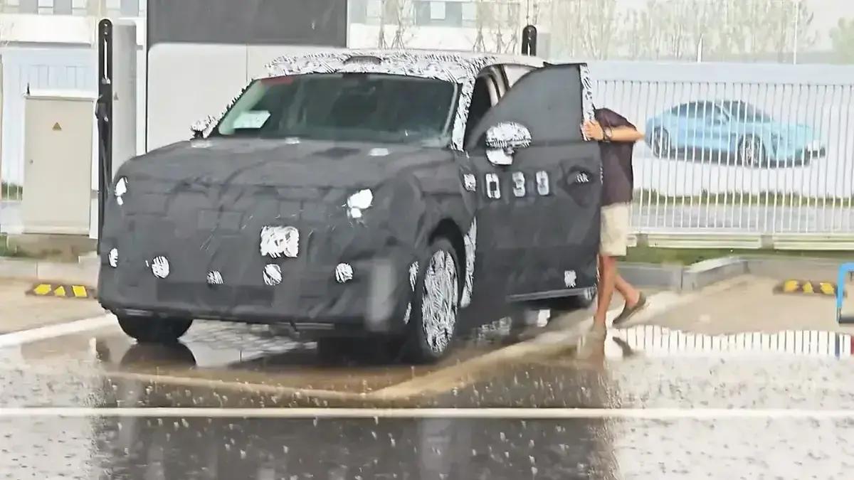 Novo SUV de luxo da Xiaomi é flagrado em testes na China