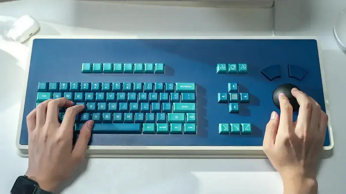 Teclado inspirado em 'Ruptura' pronto para reservas e com preço elevado