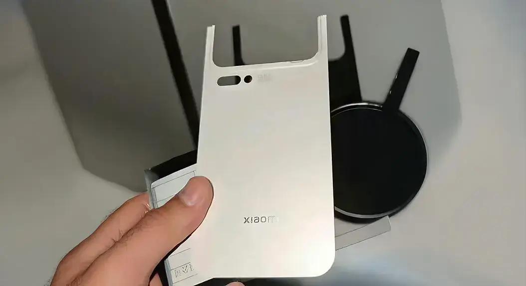 Design do Xiaomi 16 Pro Max é revelado em vazamento
