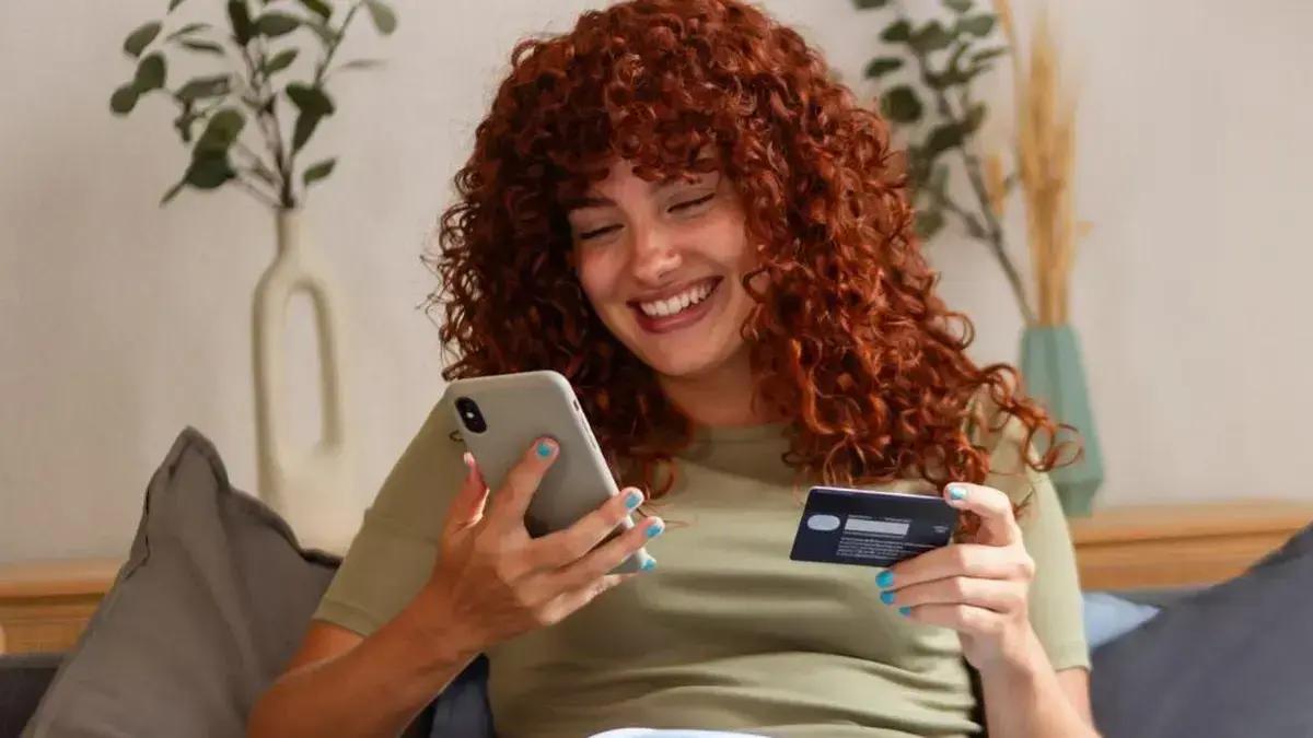 Achadinhos em tecnologia na Shopee: fones, câmeras e mais com descontos de até 72%