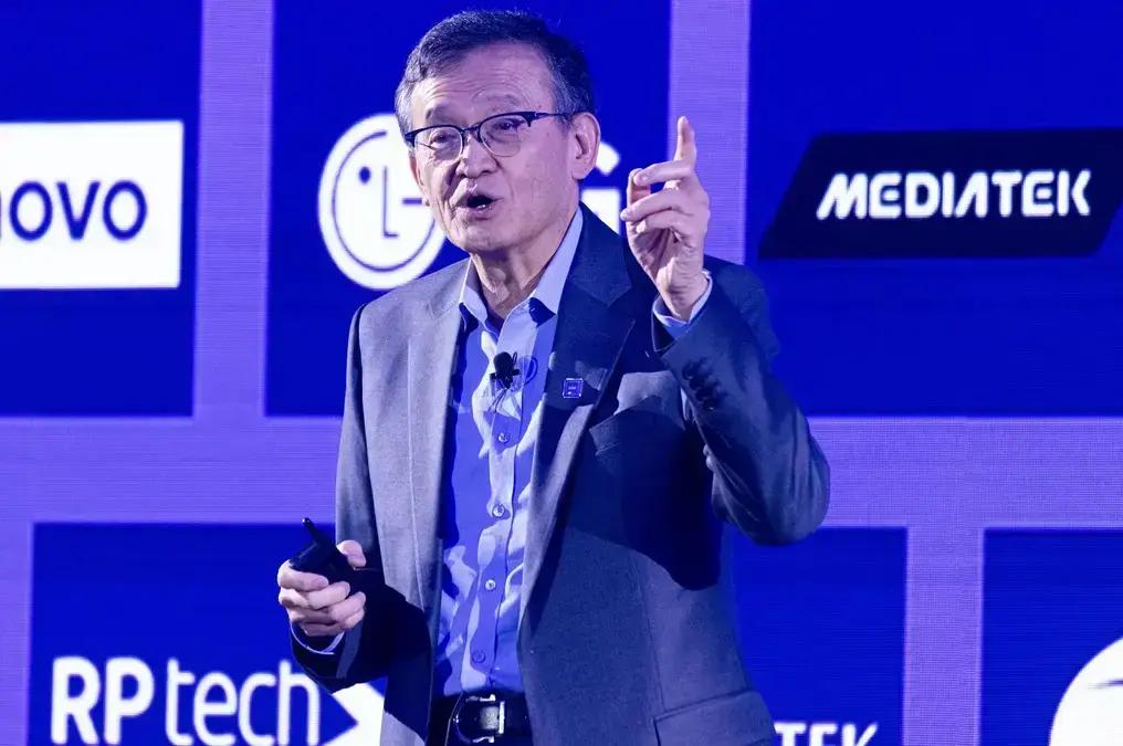 CEO da Intel se Pronuncia sobre Acusações e Reafirma Compromisso com Chips nos EUA