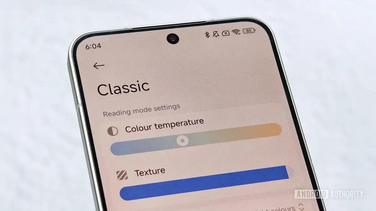 Recurso de tela que transforma a experiência visual noturna em celulares