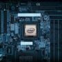 Intel enfrenta riscos de diluição acionária e oposição chinesa devido à participação do governo dos EUA