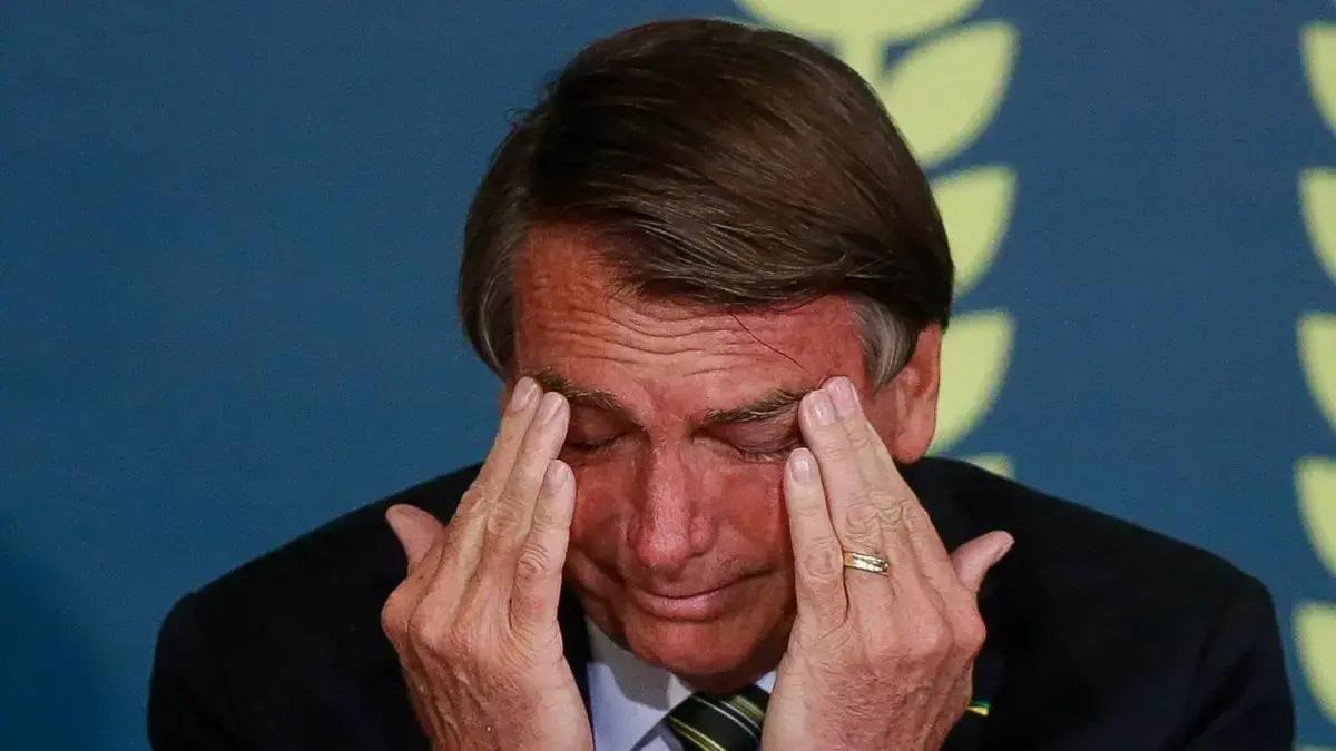 Prisão Domiciliar de Bolsonaro: Ex-presidente perde acesso a celular e redes sociais por ordem judicial