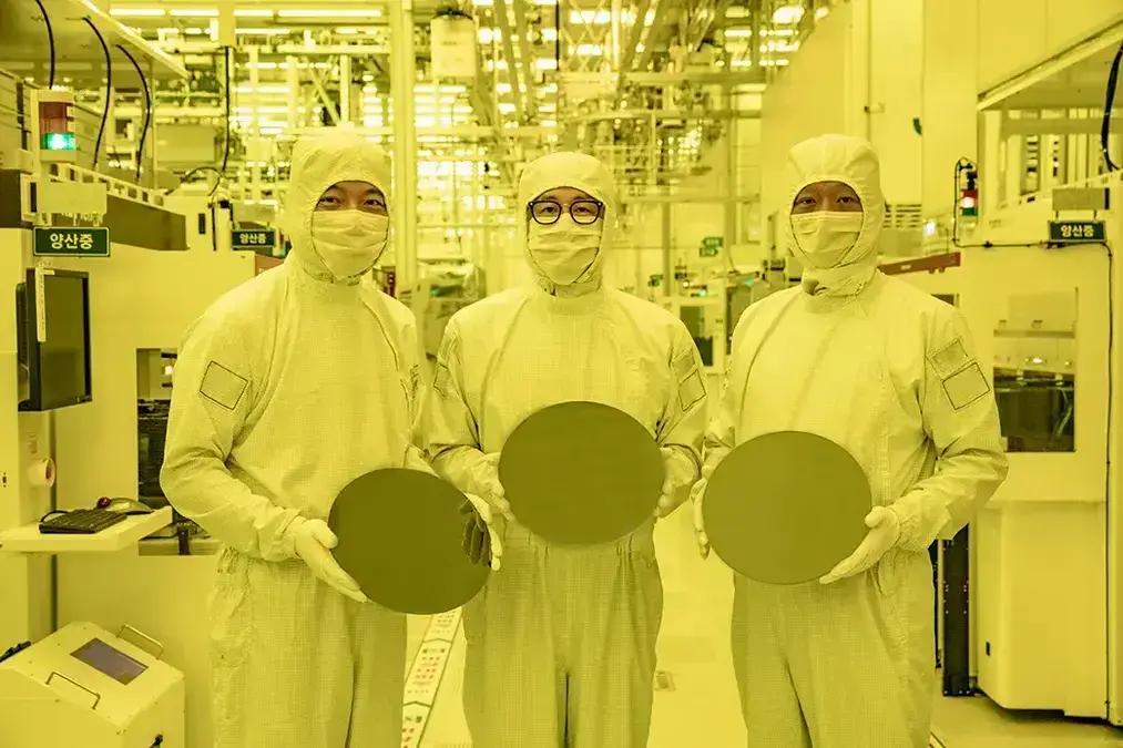 Samsung Foundry: Crescimento Impulsionado por Acordo com Tesla e Aumento da Produção de Chips