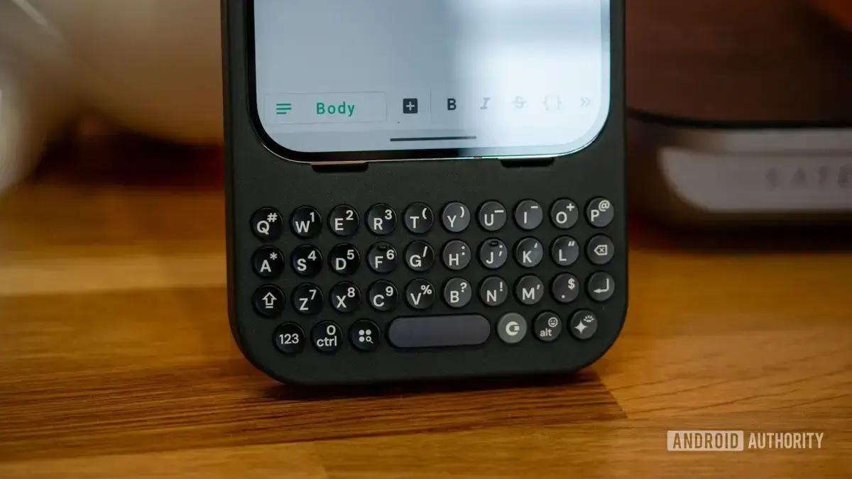 Android 16: Suporte a teclados externos transforma experiência de uso