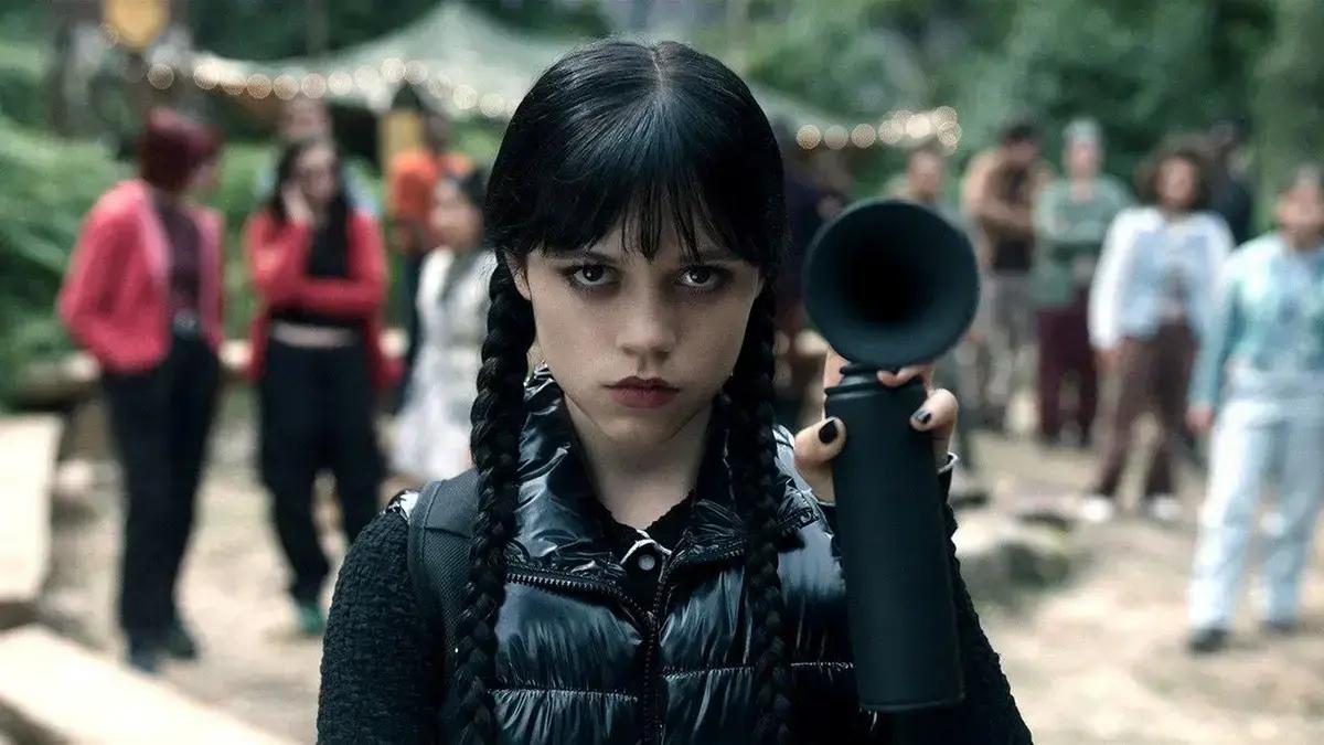 Wandinha 2ª Temporada: Final da Parte 1 Revela Identidade do Vilão e Planos Sinistros
