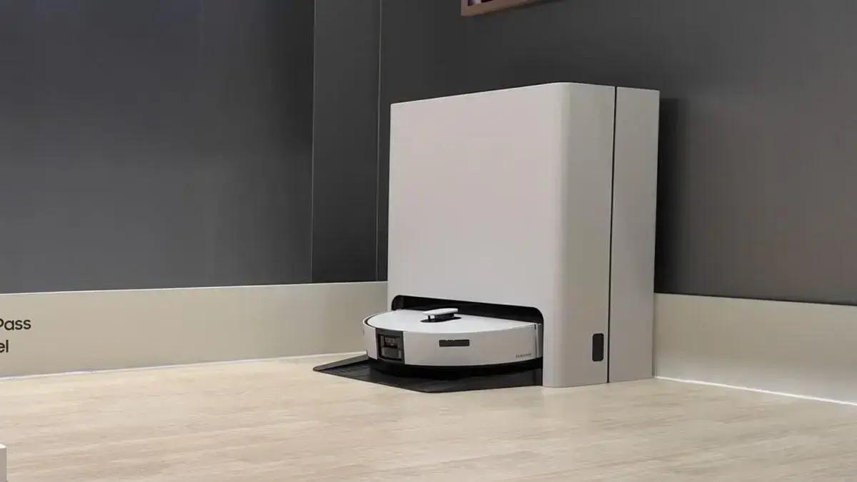 Samsung lança aspirador robô Ultra que supera obstáculos e tapetes