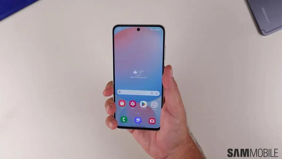 Atualização One UI 8 disponível para mais usuários do Galaxy S24 FE na Europa