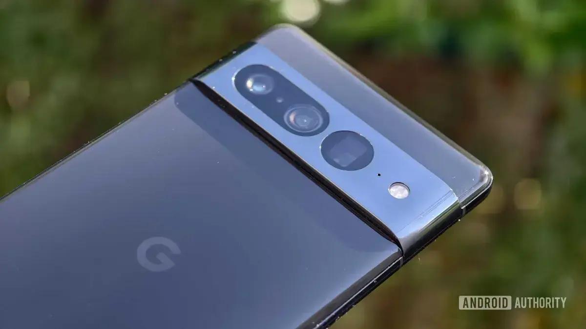 Usuários do Pixel 7 e 7 Pro relatam problema de bateria inchada nos celulares
