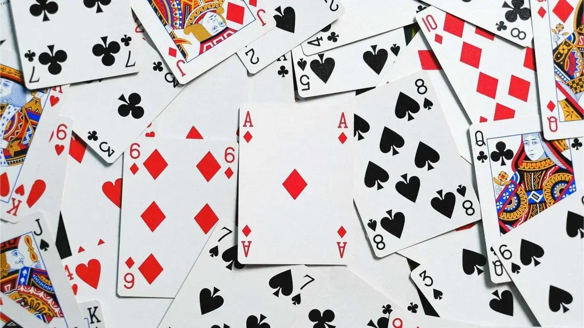 Blackjack Online: Saiba como jogar e onde aproveitar o jogo em 2025