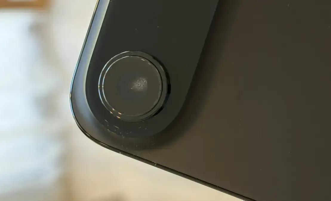 Usuários reclamam de condensação na lente da câmera do iPhone Air após um dia de uso