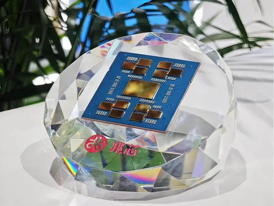 Zhaoxin lança CPUs KH-50000 para servidores com até 96 núcleos e design chiplet
