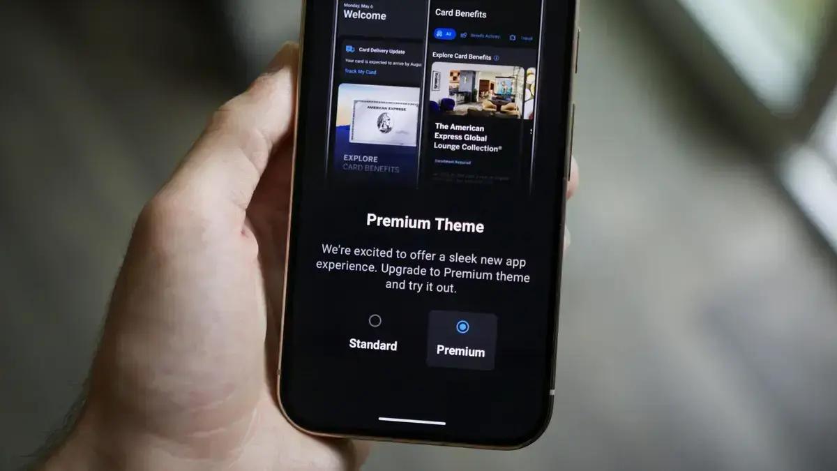 American Express cobra US$ 900 por ano para oferecer modo escuro em seu app Android