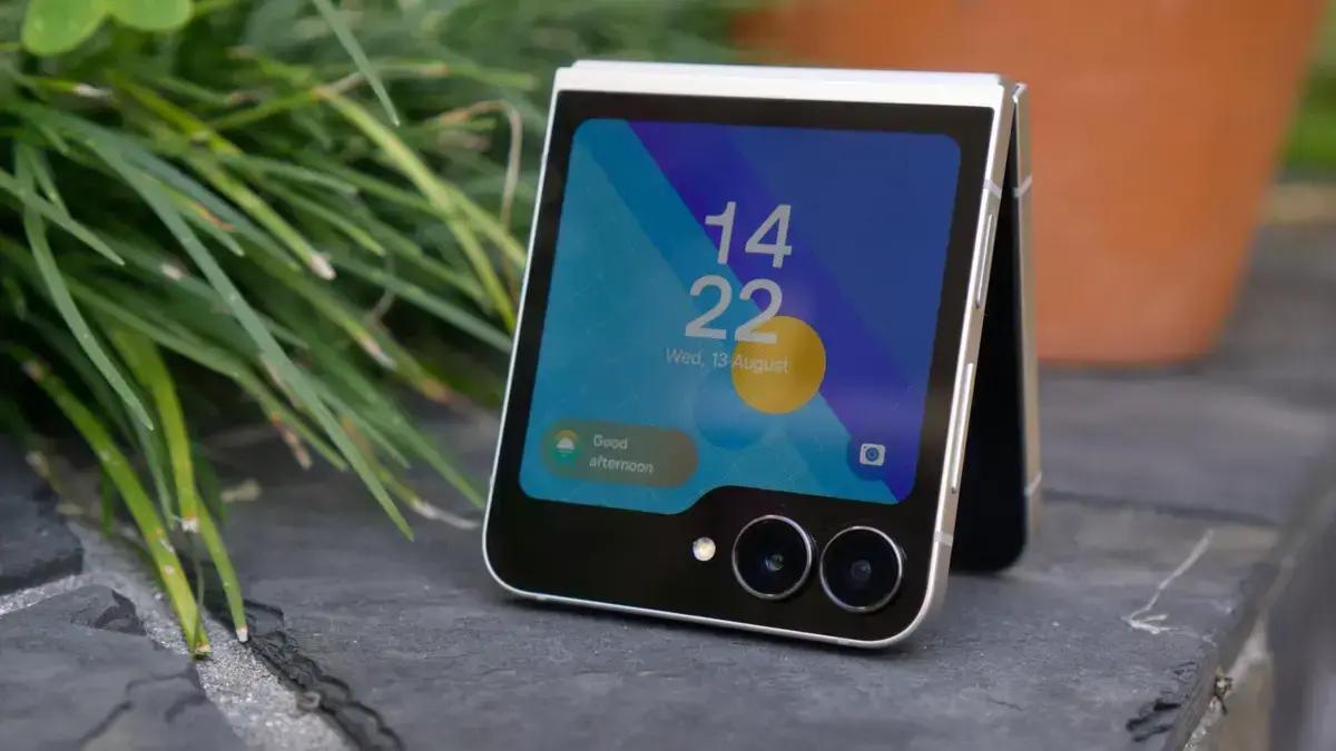 Galaxy Z Flip 7 FE chega com preço mais baixo, mas deixa a desejar em usabilidade