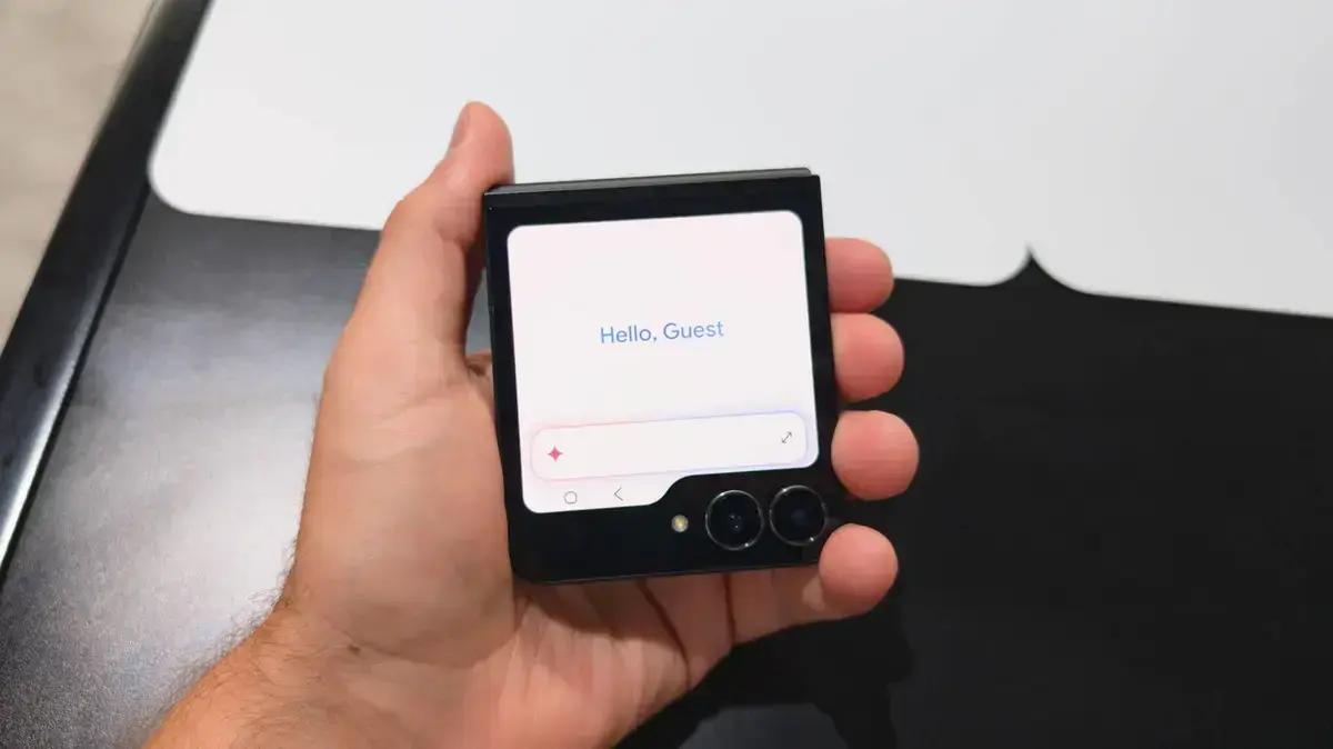 Google Gemini chega às telas externas dos Galaxy Z Flip mais antigos