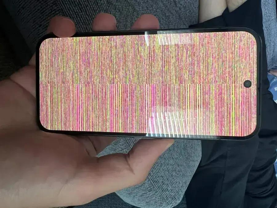 Proprietários do Pixel 10 relatam problemas na tela com falhas visuais
