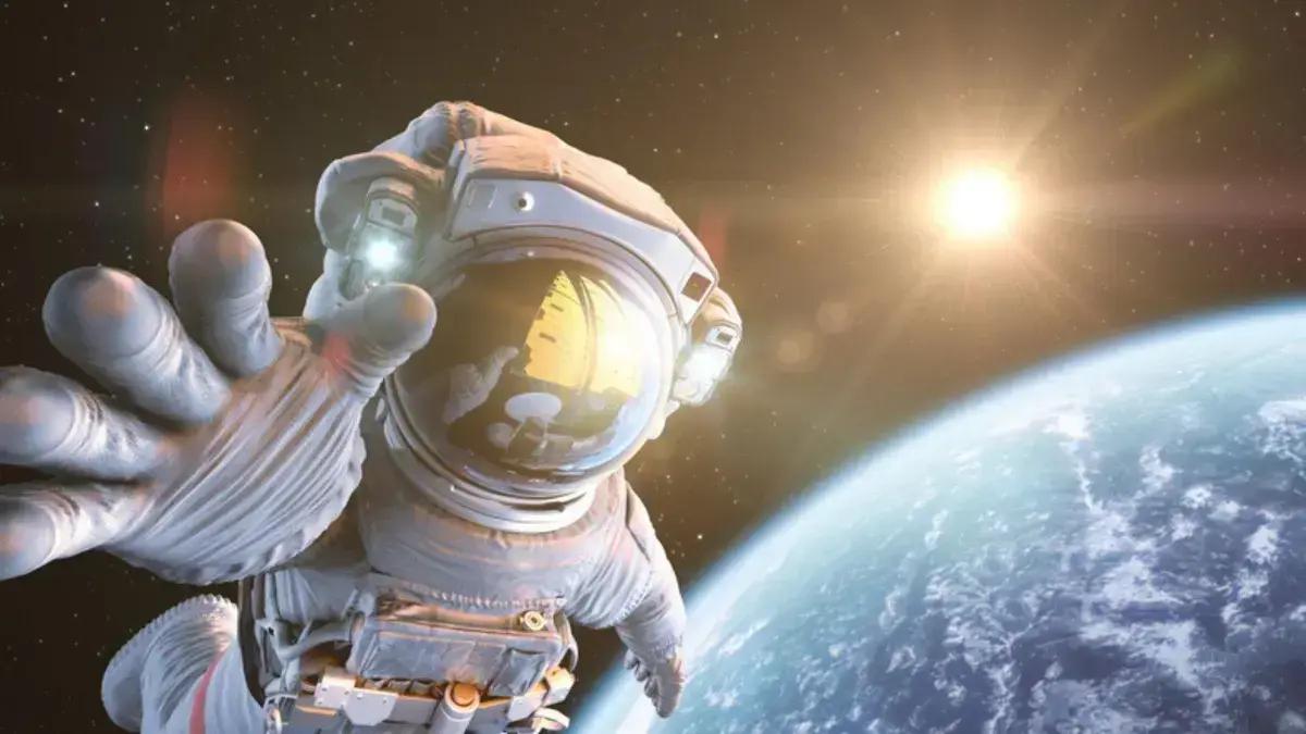 Idosa japonesa é vítima do golpe do astronauta e perde mais de R$ 36 mil