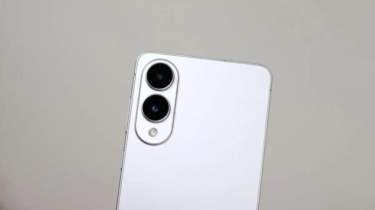 Samsung muda estratégia e lança produtos gradualmente para manter interesse