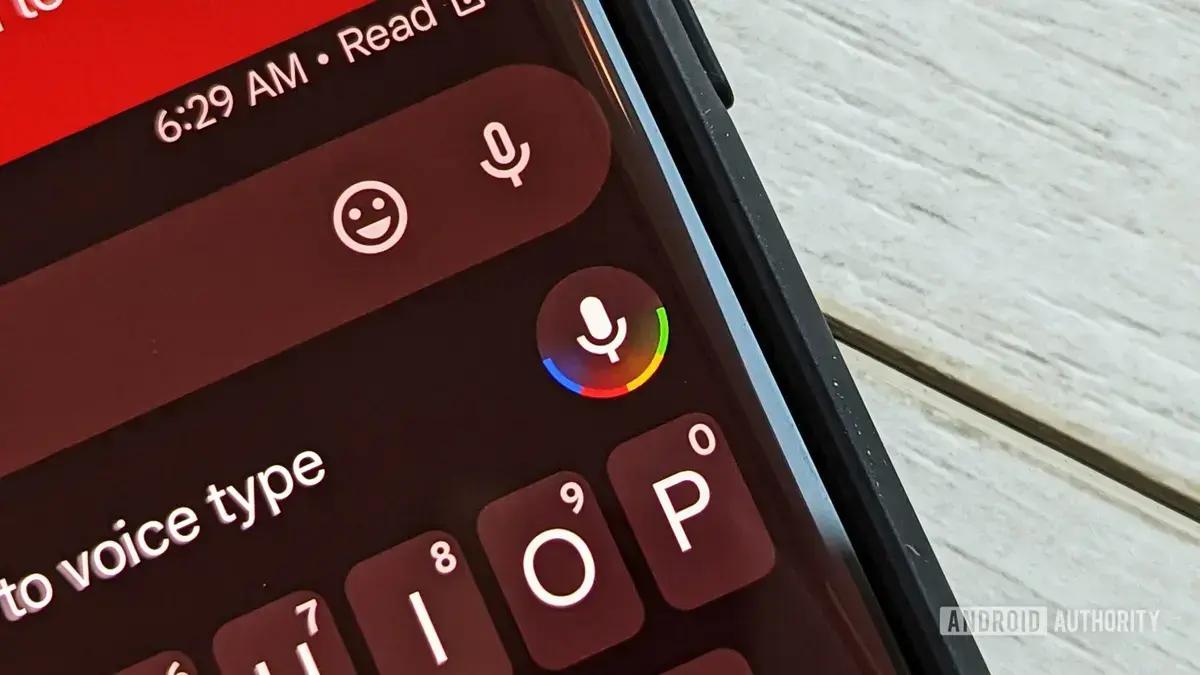 Google testa novo visual para pesquisa por voz em app Android