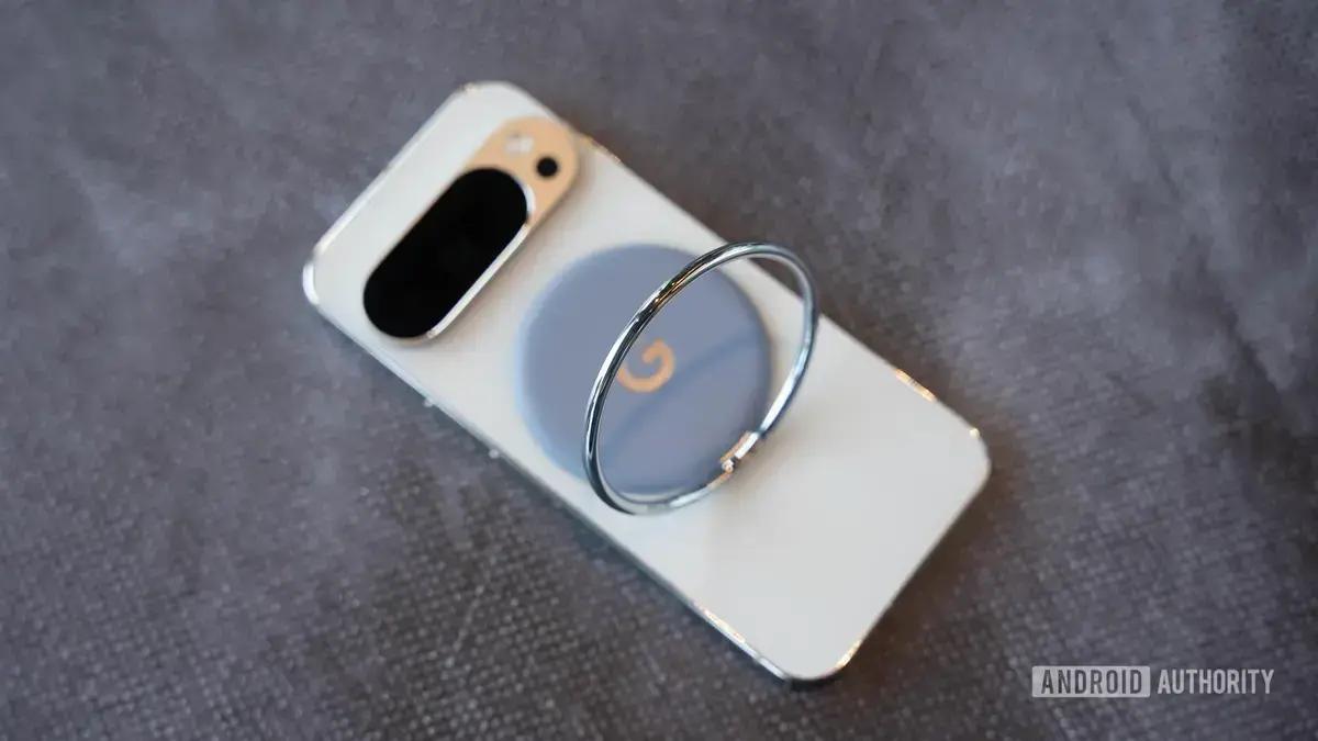 Pixelsnap Ring Stand pode riscar a parte traseira do Pixel 10 sem capa