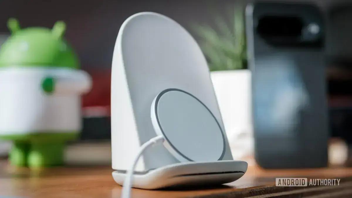 Análise comparativa entre Pixelsnap e Pixel Stand da linha Pixel 10