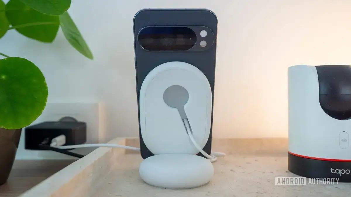 Atenção aos requisitos de energia para o Pixelsnap Charger e portas USB