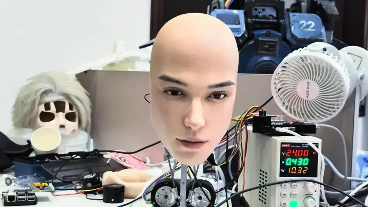 Robôs chineses Elf e Xuan destacam-se por expressões faciais realistas