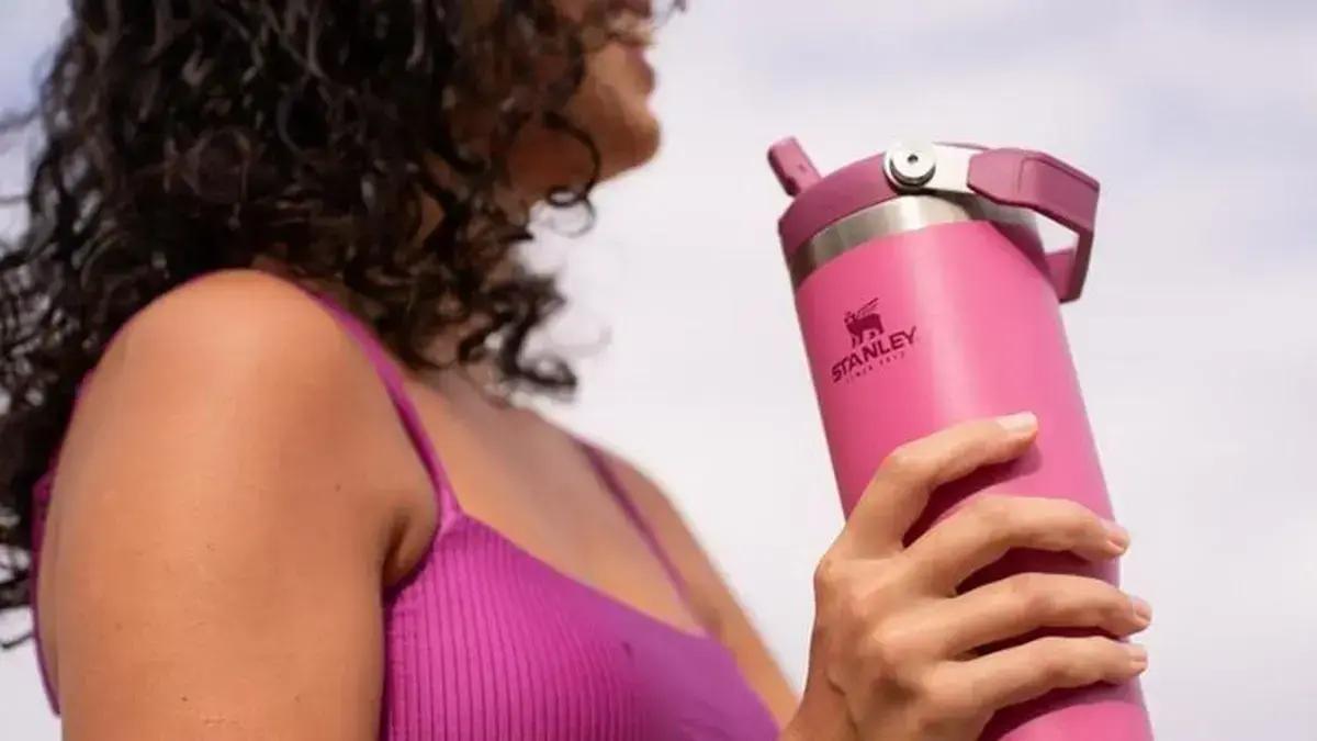 Produtos Stanley com descontos na Amazon: garrafas, cuias e copos