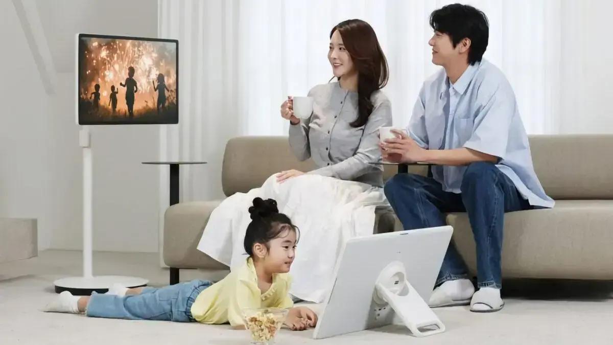 Samsung lança TV touchscreen portátil com bateria integrada e suporte ajustável