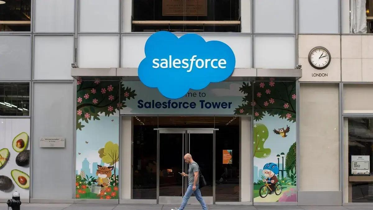 Vulnerabilidade em plataforma de IA da Salesforce expõe dados confidenciais de clientes