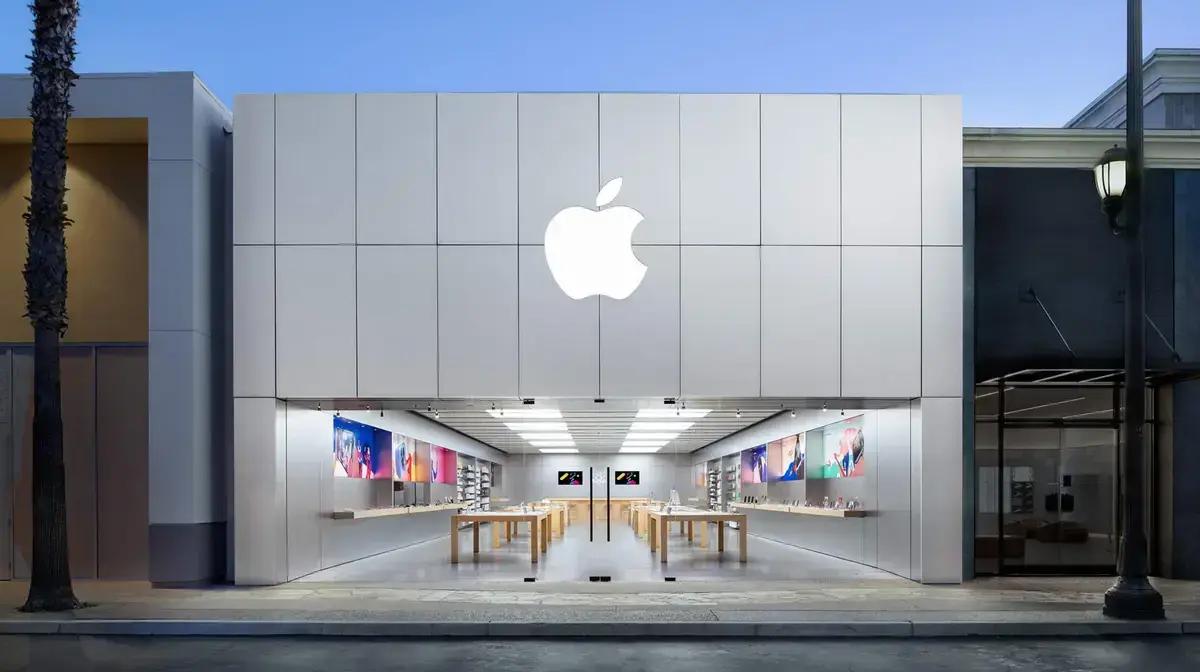 Apple reformula loja em Carlsbad com novo design e loja provisória